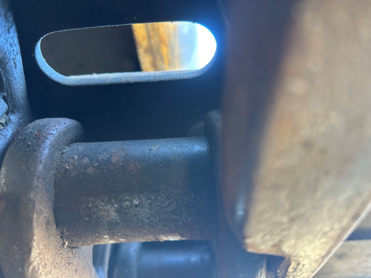 new-holland-eh215-image-75