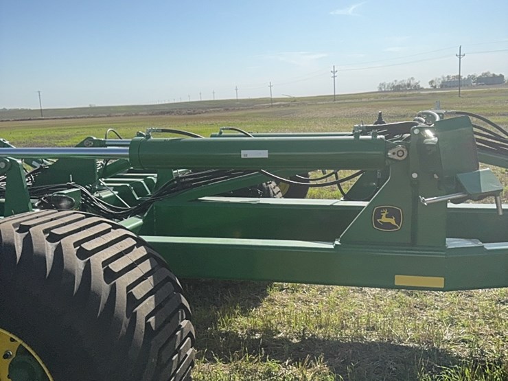 2023-john-deere-h-image-63