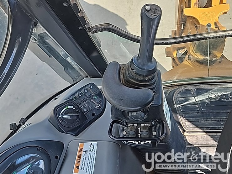 2022-case-590sn-image-47