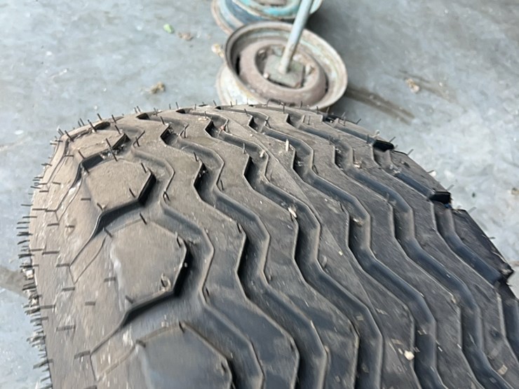 brand-new-john-deere-air-seeder-tire-and-rim,-size-is-140/55/r18-￼-image-26