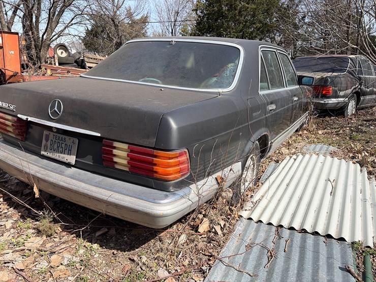 #5-•-1983-mercedes-380se-image-7