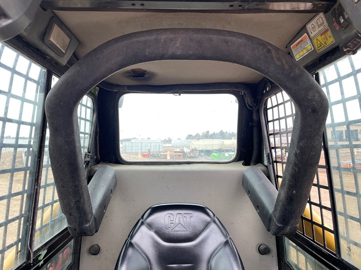 caterpillar-247-image-28