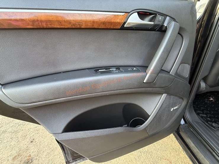 2014-audi-q7-image-26