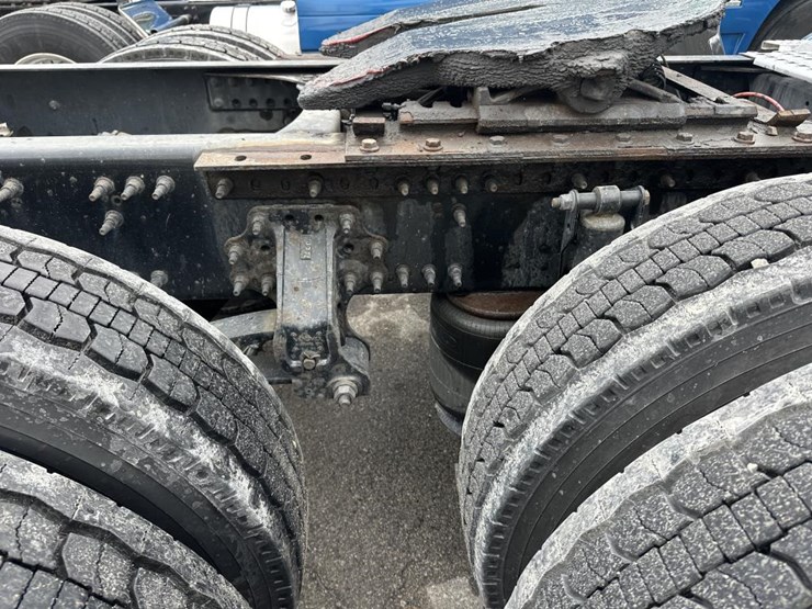 2018-volvo-10-image-40