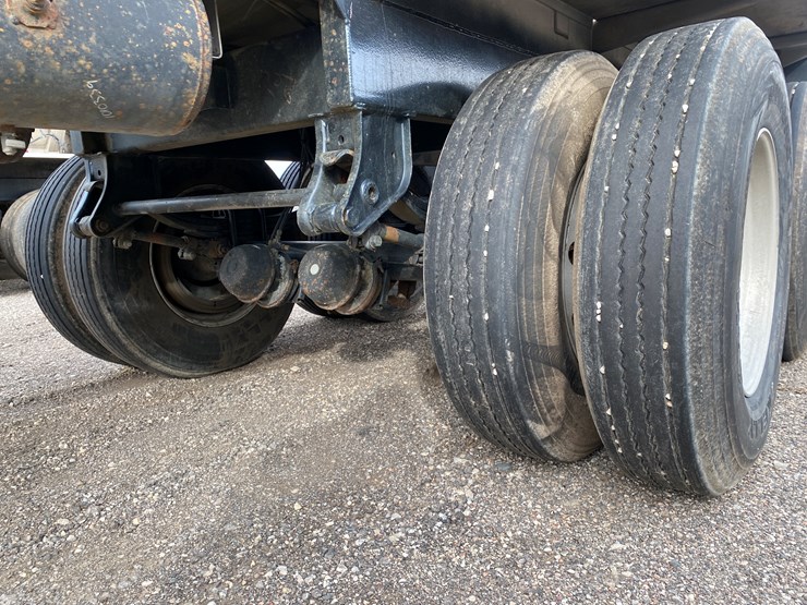 #502-•-2012-northern-8,500-gallon-semi-manure-tanker-(has-wi-title)-(waupun,-wi)-image-22