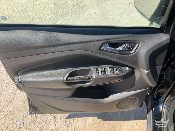 2016-ford-escape-image-12