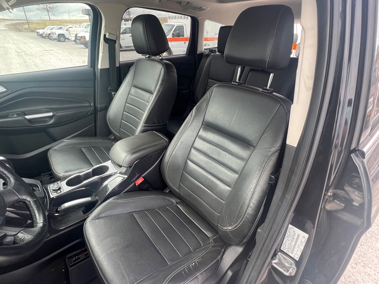 2014-ford-escape-titanium-image-18