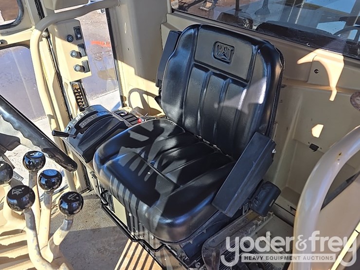 2005-caterpillar-140h-vhp-plus-image-99