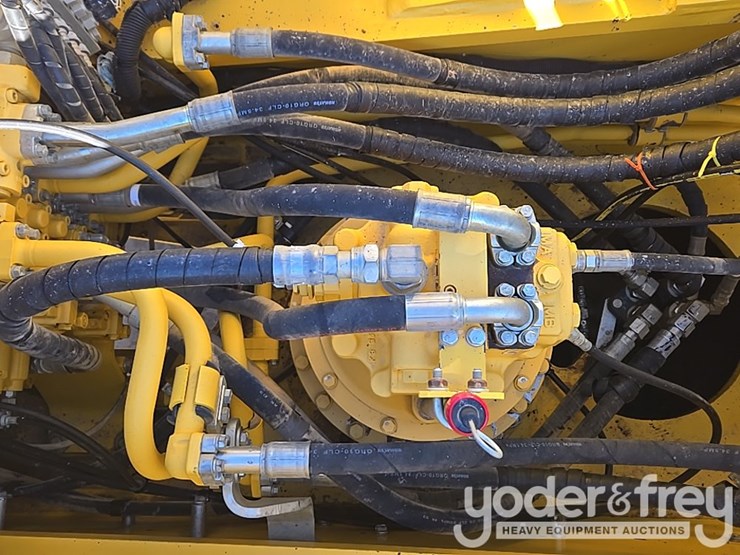 2022-komatsu-pc360-lc-11-image-42