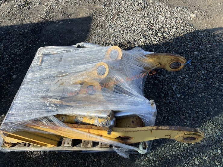 caterpillar-320-image-6