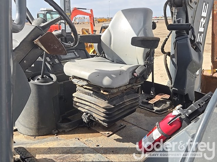 2010-deere-310sj-image-79