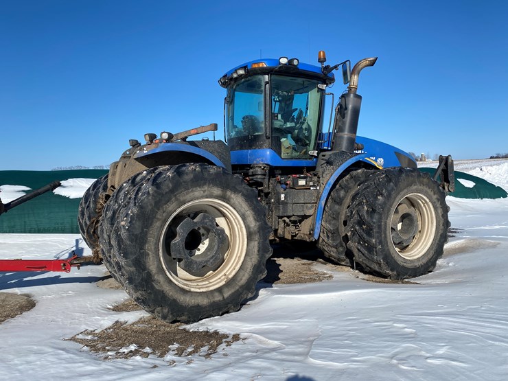 2011-new-holland-390-image-6