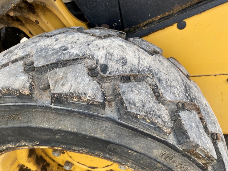 2023-caterpillar-226d3-image-17