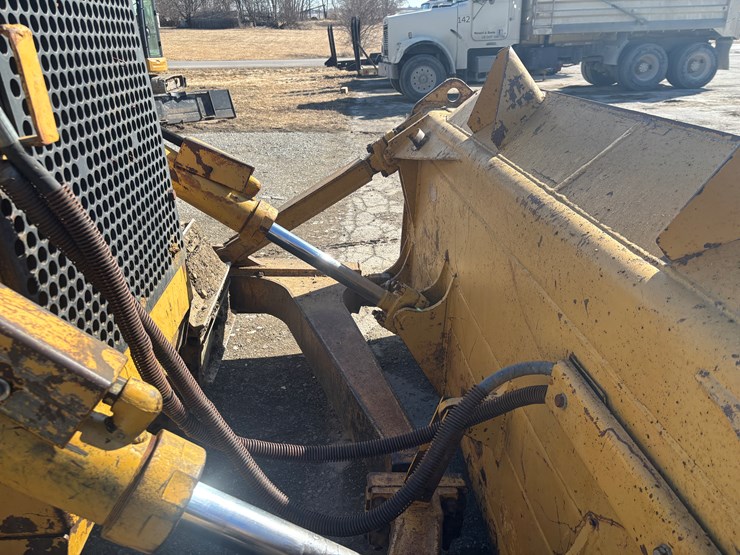 caterpillar-d6m-image-25