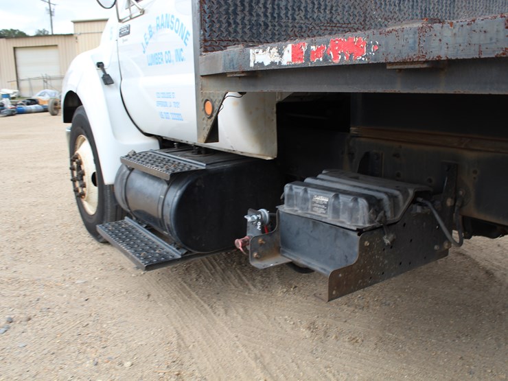 2011-ford-f650-image-8