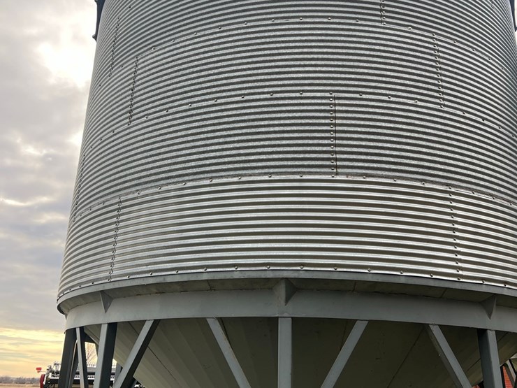 lot-21.-cenex-hopper-bin,-micada-bottom,-includes-golden-air-single-phase-bin-fan-image-19