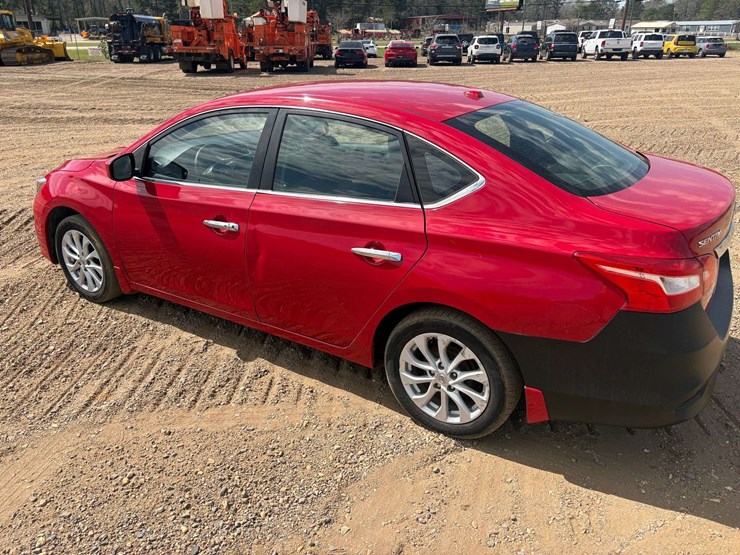 2018-nissan-sentra-4-door-sedan-(165,945-miles)-image-2