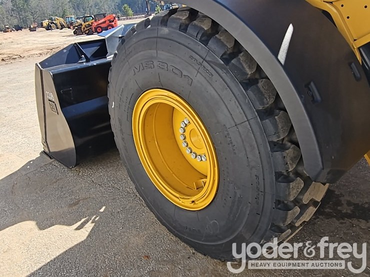 2026-caterpillar-930-image-15