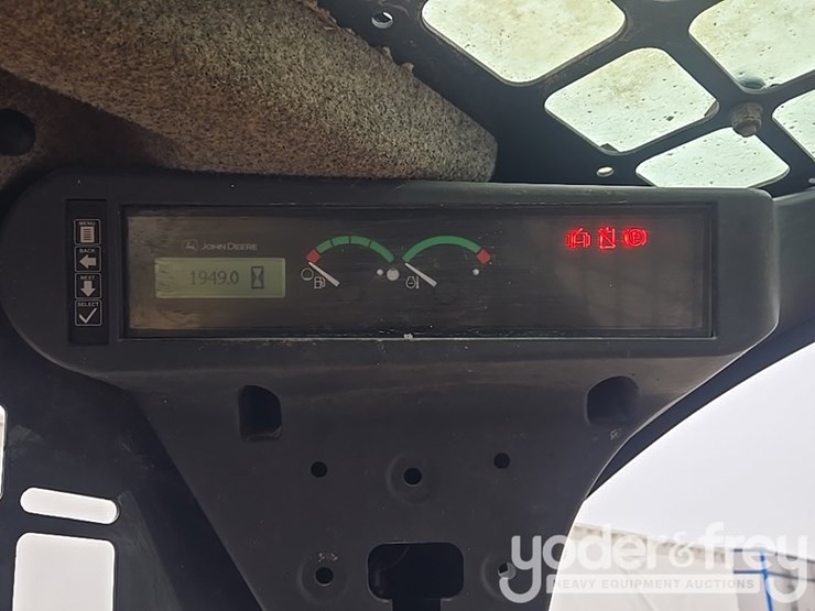 2021-deere-317g-image-67