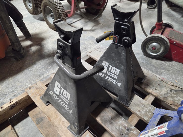 #5432-•-(8)-jack-stands-image-4