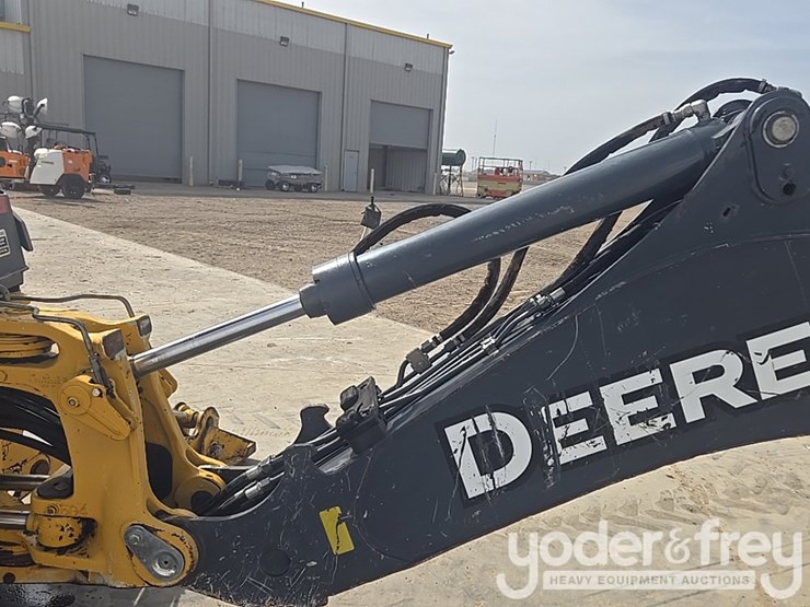 2014-deere-310k-ep-image-47