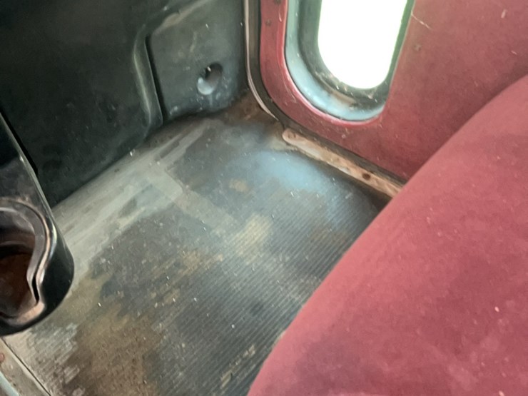 2003-peterbilt-379-image-55