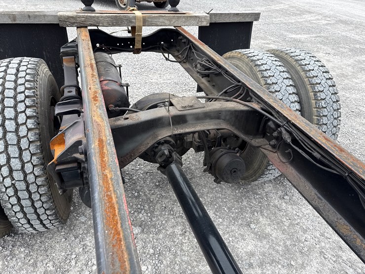 1994-ford-f800-image-18