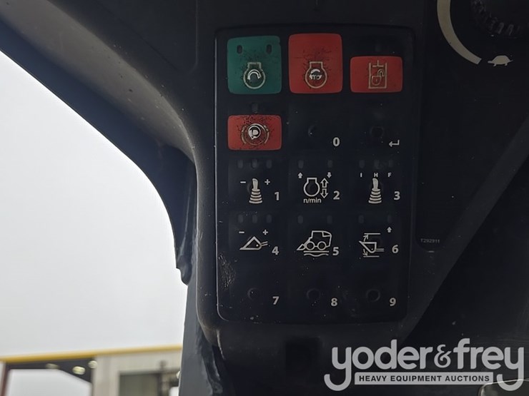 2021-deere-317g-image-63