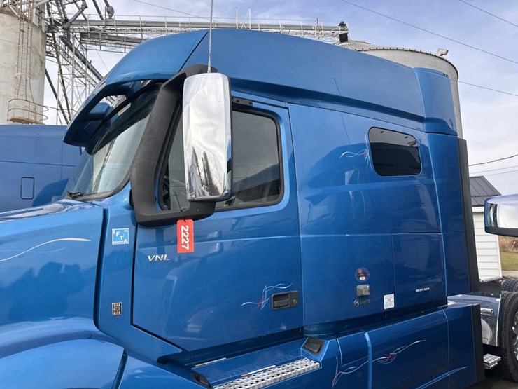 2022-volvo-10-image-10