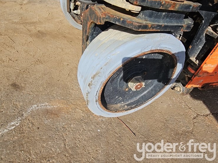 2017-jlg-1932r-image-15