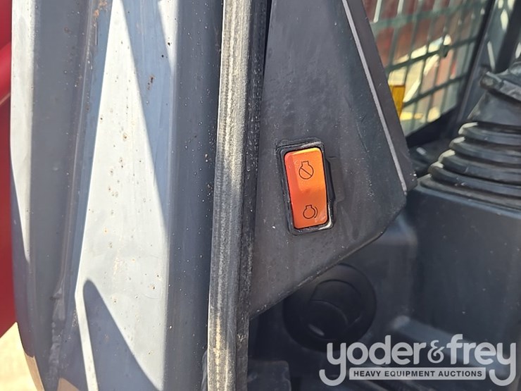 2023-takeuchi-tl12v2-image-64