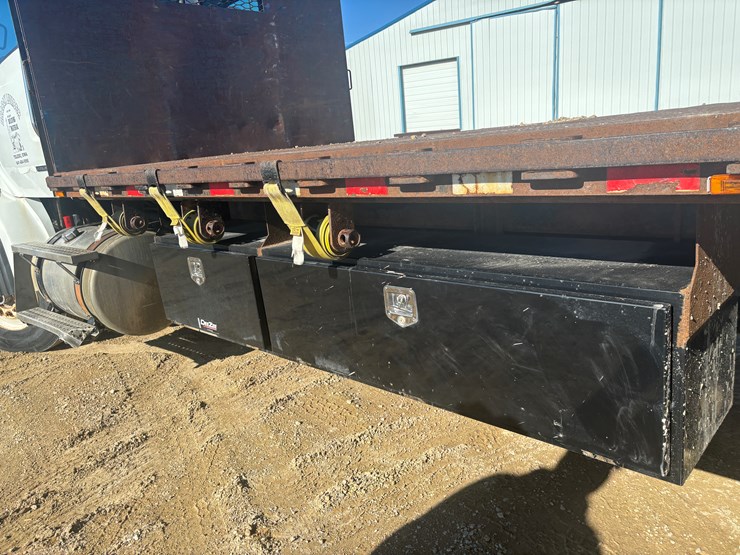 2005-sterling-lt8500-image-49