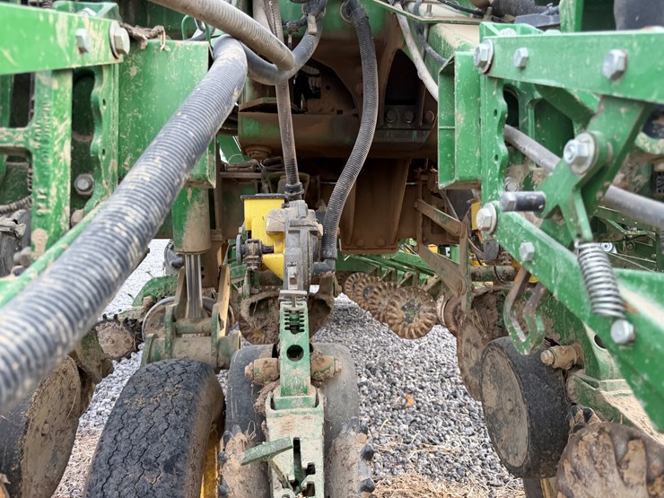 john-deere-1790-image-31
