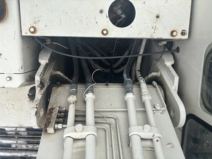 1993-link-belt-ls-2700c-image-24