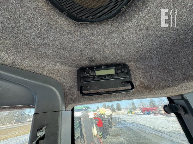 1995-ford-8670-image-29