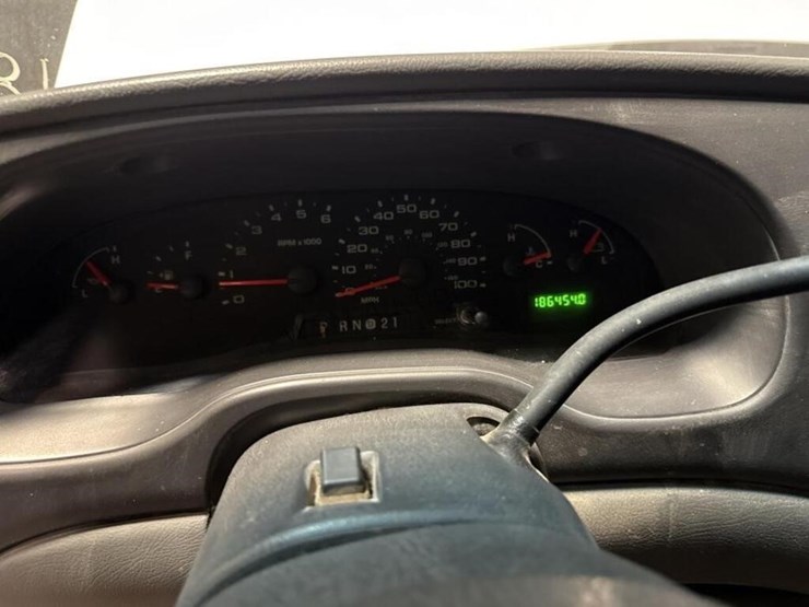 2006-ford-cargo-image-21