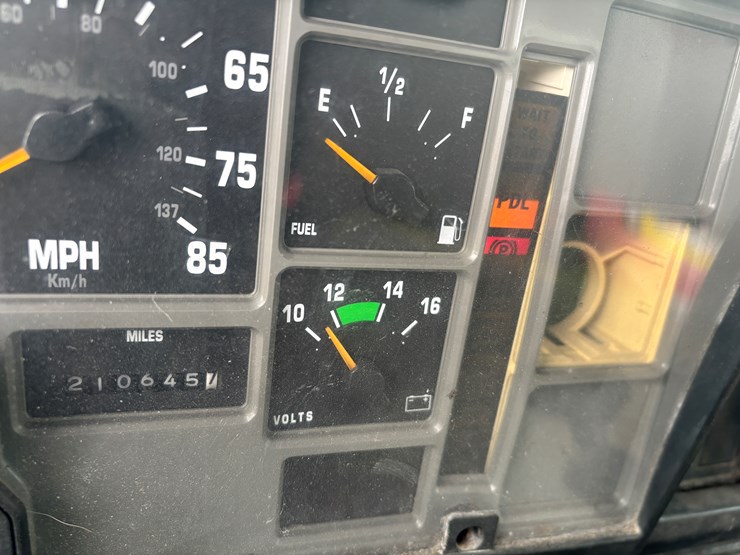 2000-international-4700-image-27