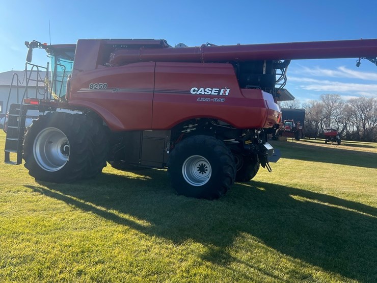2023-case-ih-8250-image-7