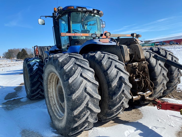 2011-new-holland-390-image-14