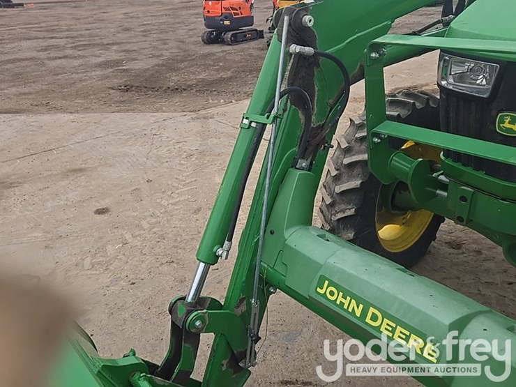 2020-john-deere-5075e-image-12