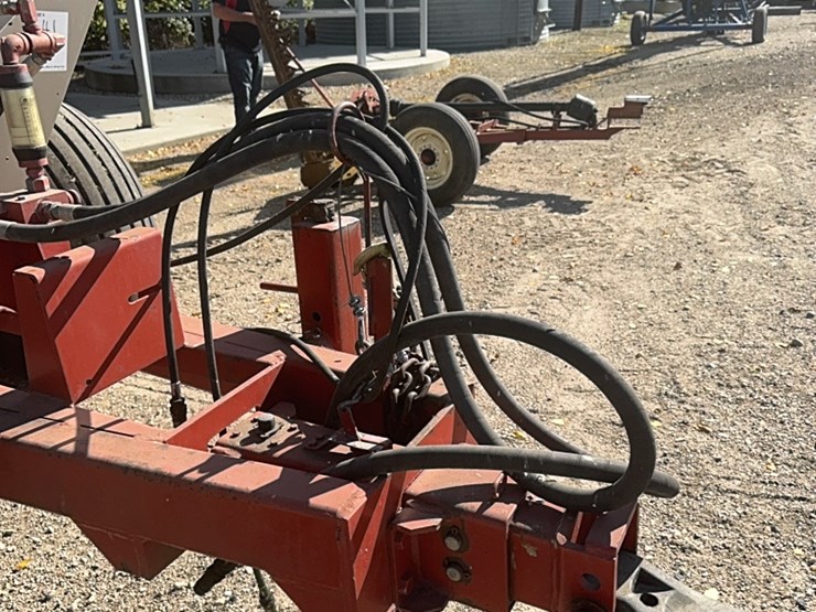 ag-–-800-stainless-steel-fertilizer-spreader,-fully-hydraulic-drive,-roll-tarp,-large-floatation-tires-￼￼-image-7