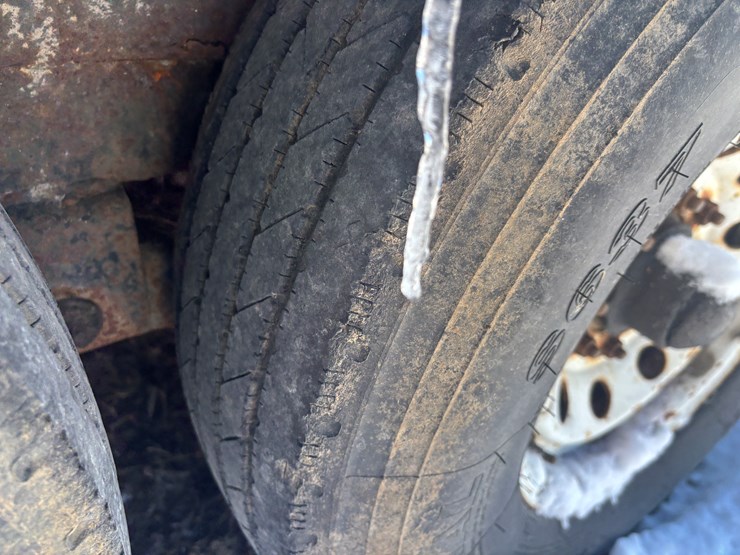 #2271-•-approx.-23'-equipment-trailer-image-33