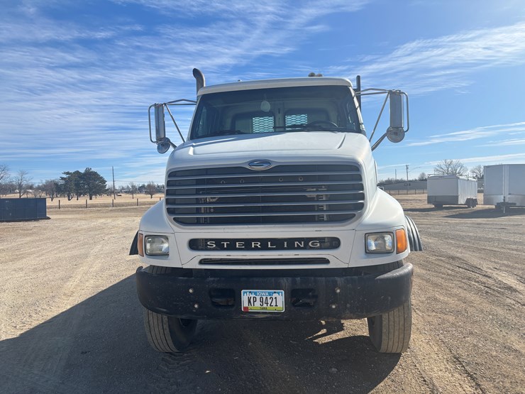 2005-sterling-lt8500-image-6