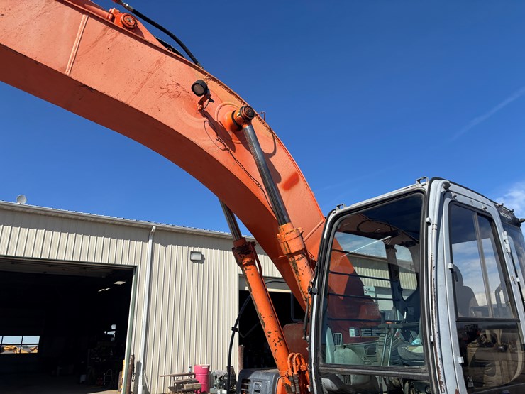 hitachi-ex200-lc-image-34