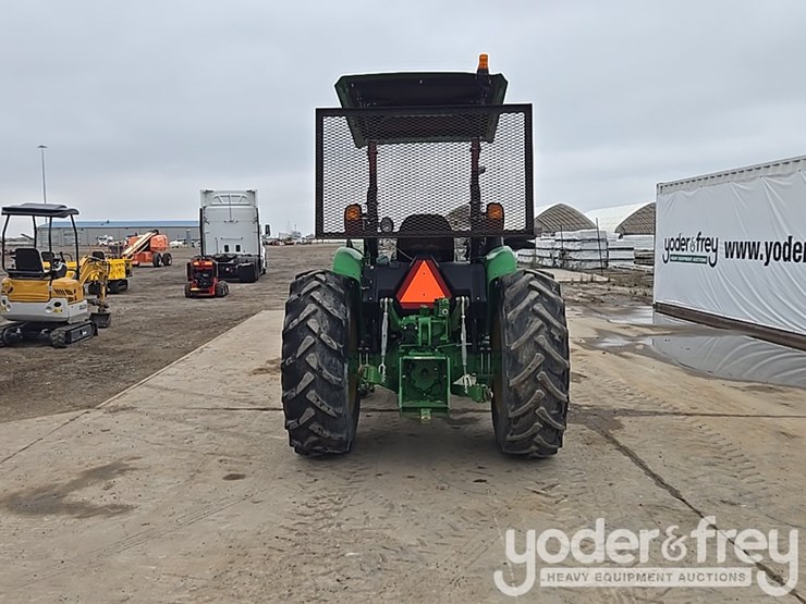 2020-john-deere-5075e-image-4