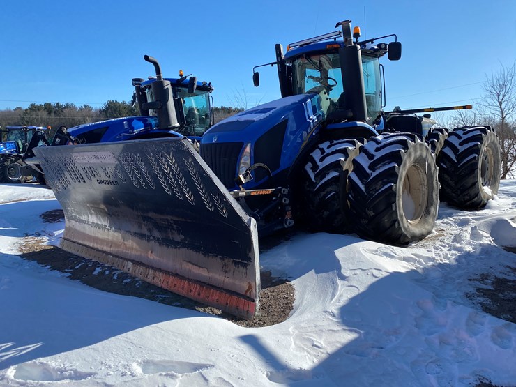 2012-new-holland-670-image-1