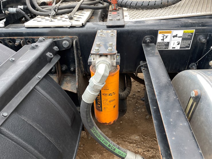 2019-kenworth-t880-image-10