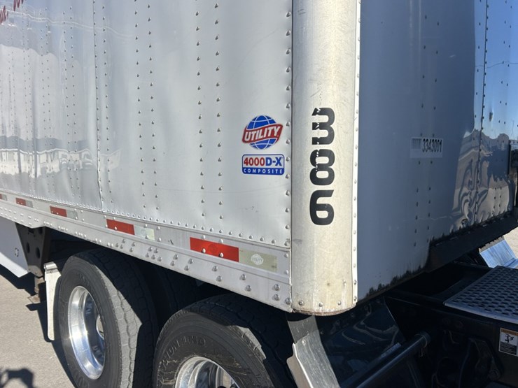 2014-utility-53'-image-19