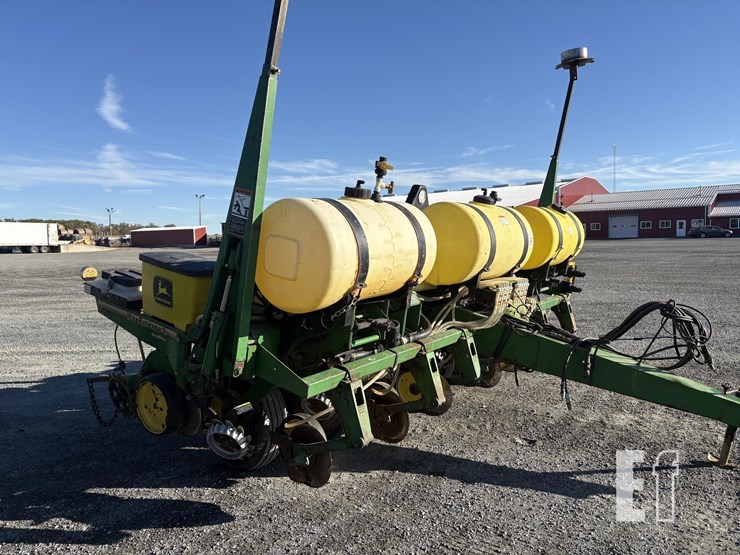 john-deere-7200-image-4