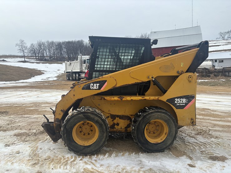 2009-caterpillar-252b2-image-2